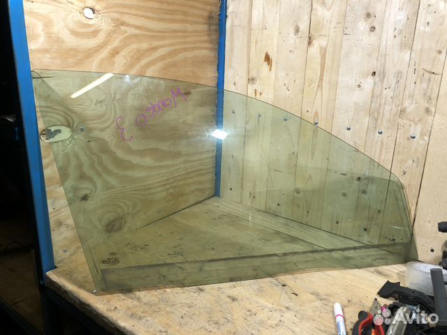 Стекло передней правой двери Ford Mondeo 3