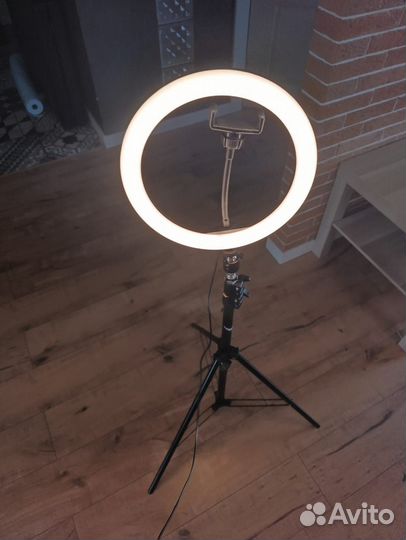 Кольцевая лампа со штативом бу