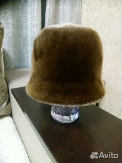 Женская шапка из непра