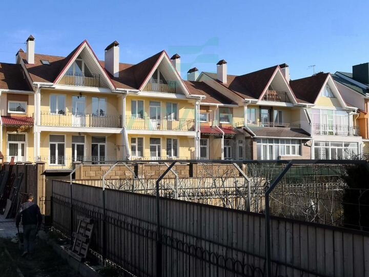 Дом 430 м² на участке 3,5 сот.