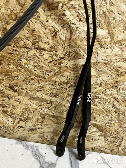 Поводок дворника правый левый мазда 3 bk