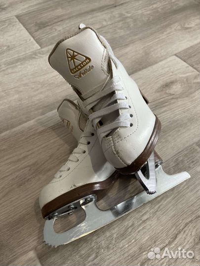 Фигурные коньки Jackson Artist 25-27 размер
