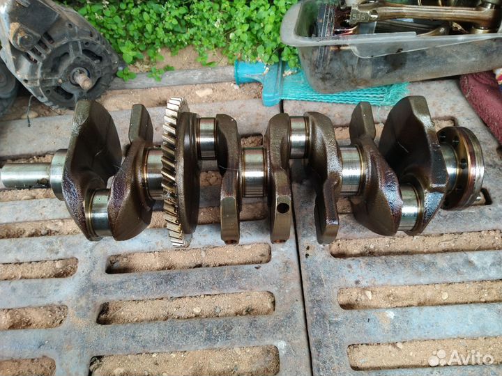 Коленвал с поршнями gelly Emgrand X7 2.0