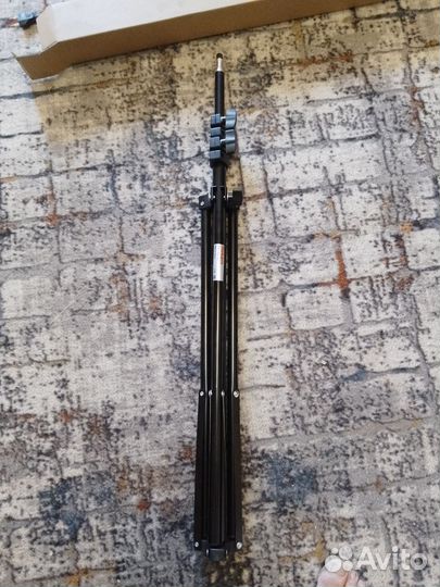 Стойка, штатив студийная. 2 метра