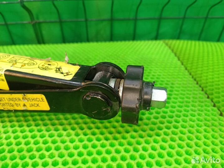 Домкрат Mercedes-Benz V W639