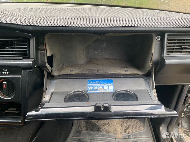 Бардачок Mercedes W201 190