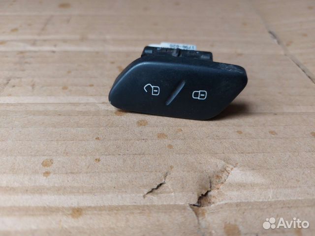 Кнопка центрального замка Volkswagen Polo 5