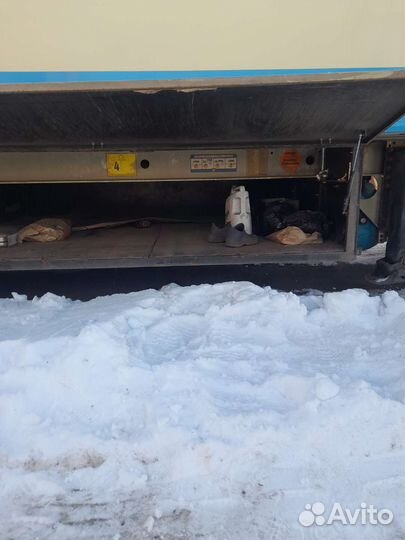 International 9200i, 2003