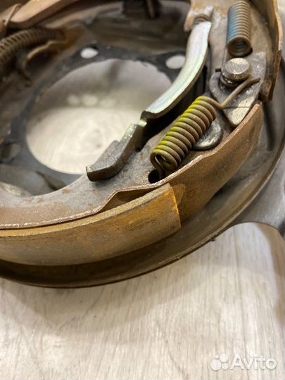 Механизм ручного тормоза левый Mitsubishi