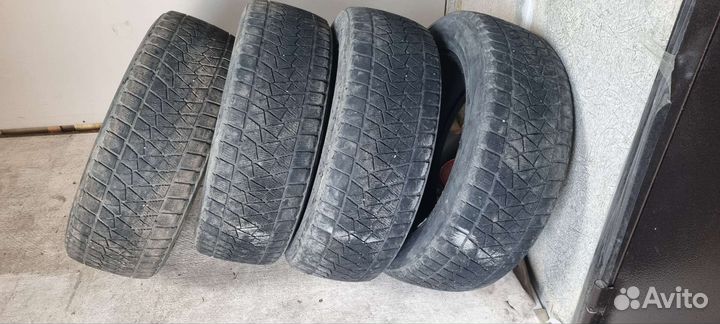 Bridgestone Blizzak DM-V2 215/60 R17