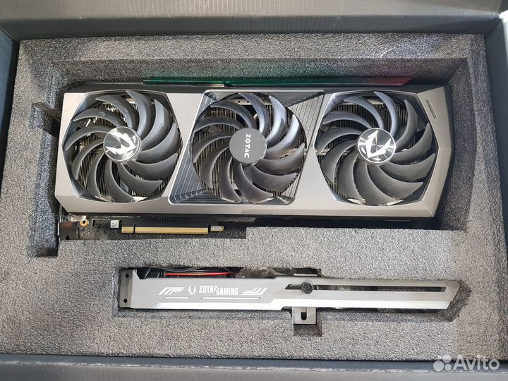 Видеокарта Zotac GeForce RTX 3090 AMP Extreme Holo