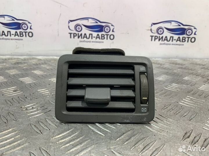 Дефлектор обдува салона правый Hyundai Tucson 1