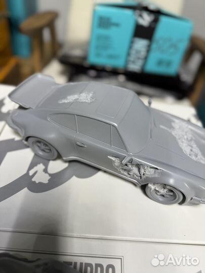 Можель машинки Daniel Arsham x Porsche