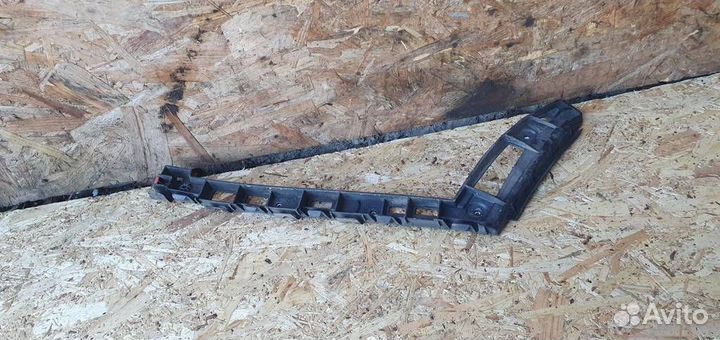 Направляющая заднего бампера правая Opel Insignia