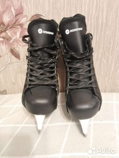 Коньки хоккейные