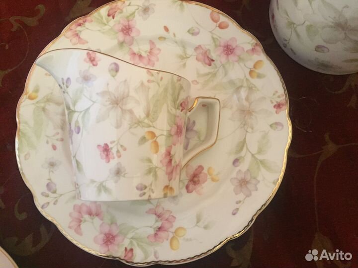 Чайный сервиз из костяного фарфора