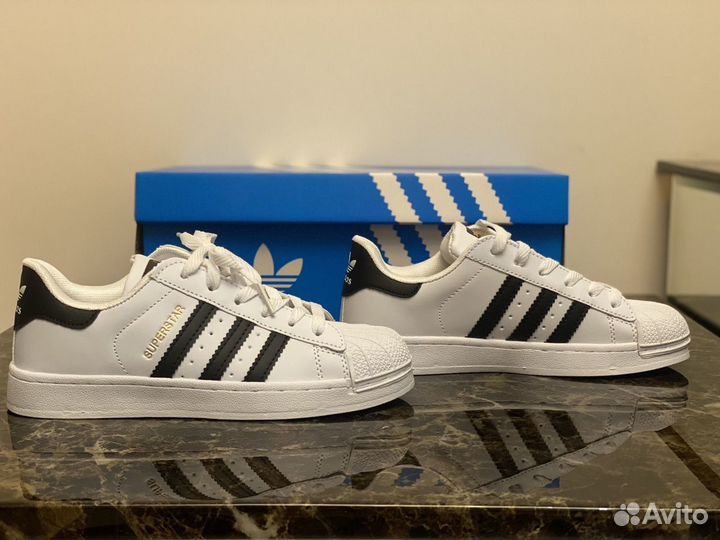 Adidas superstar