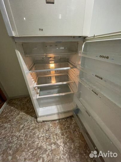 Холодильник Sharp sj 69m be