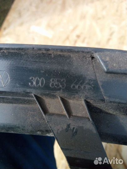 Заглушка противотуманки Vw Passat B6