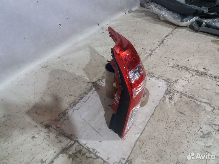 Toyota Rav 4 V30 10- Фонарь Правый 27104