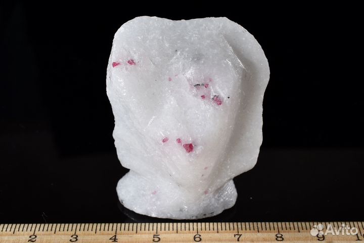 Шпинель, кальцит. Лот №1111