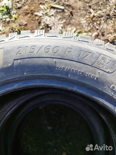 Michelin X-Ice North 4 215/60 R17