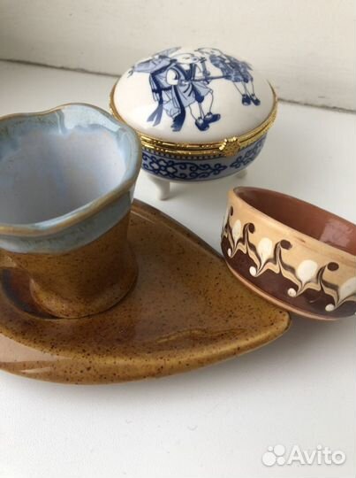 Керамическая шкатулка, чашечка с блюдцем, солонка