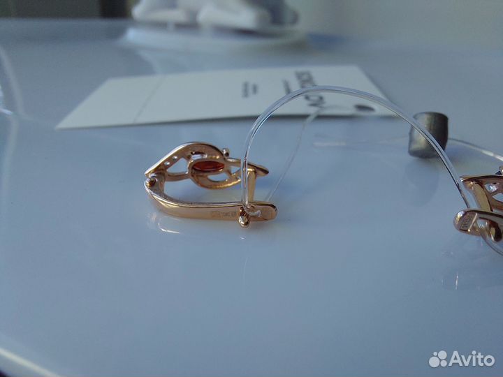 Золотые серьги с гранатом Новые
