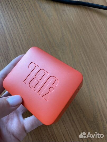 Портативная колонка jbl