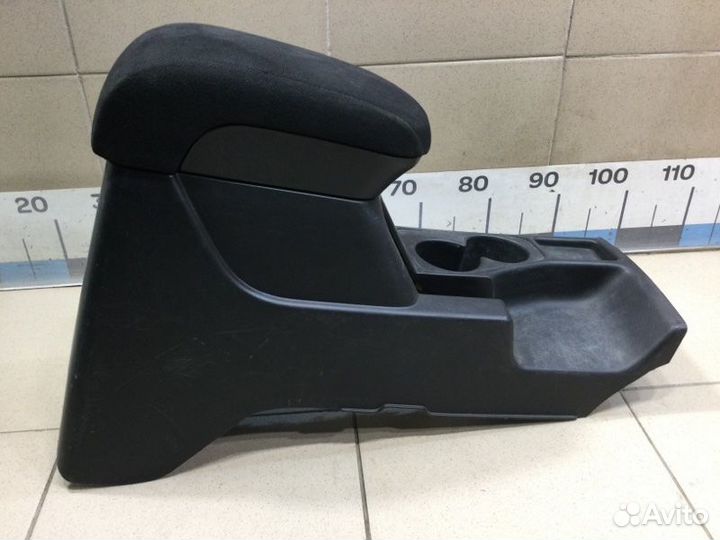 Подлокотник Mitsubishi Pajero/Montero Sport KH