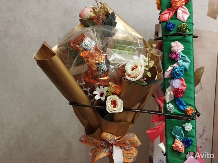 Чайный букет из конфет и чая