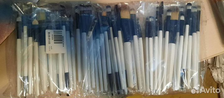 Кисти для макияжа новые разные