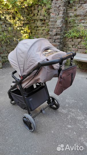 Коляска прогулочная Carrello Bravo
