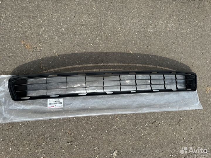 Решетка в бампер Toyota Rav4 30 2010-2012