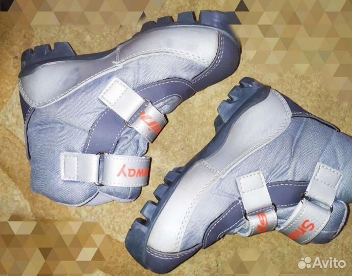 Лыжные ботинки