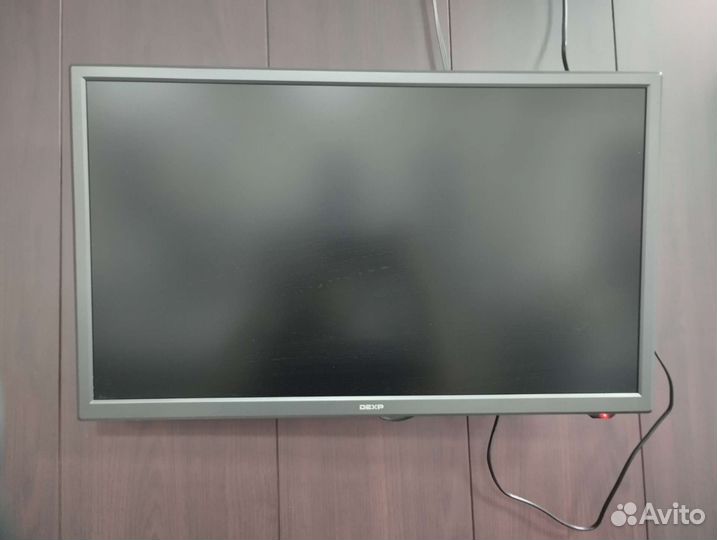 Телевизор dexp, с приставкой 20 каналов и антенной