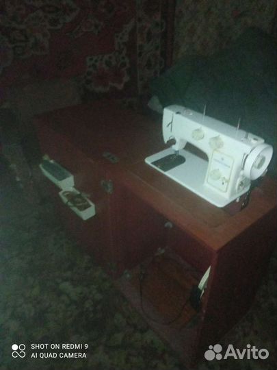 Швейная машина Чайка 142м