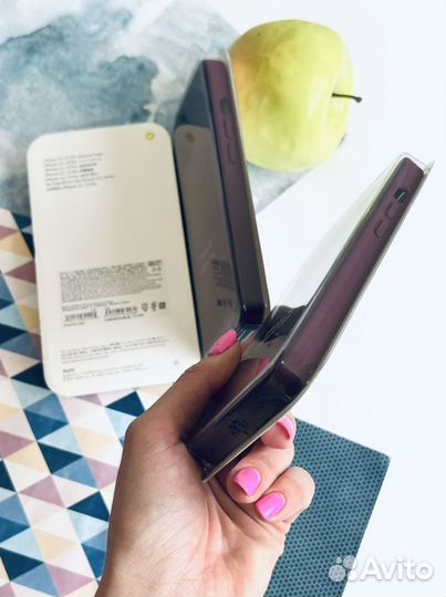 Чехол на iPhone 13