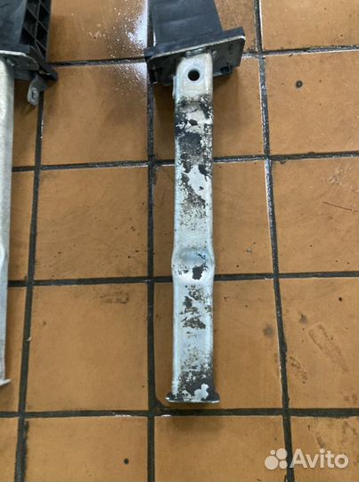 Citroen c4 grand picasso кронштейн передней балки