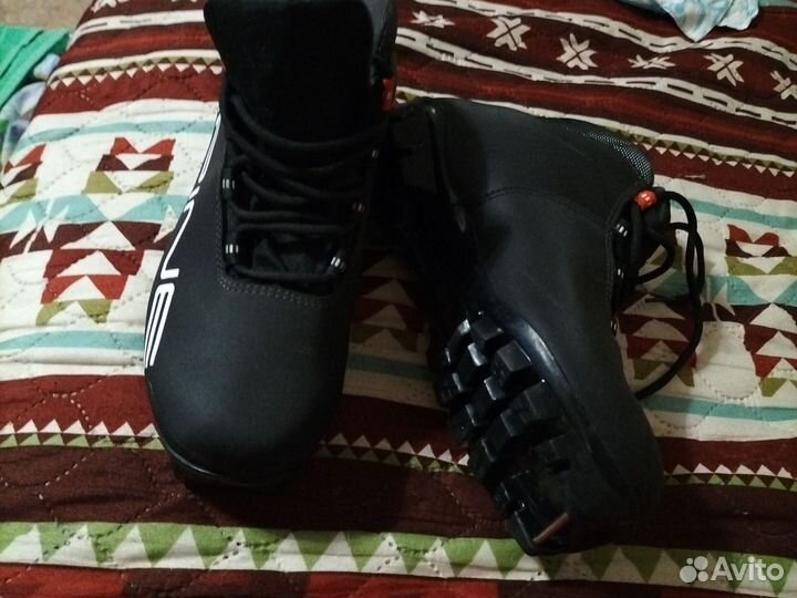 Лыжные ботинки spine