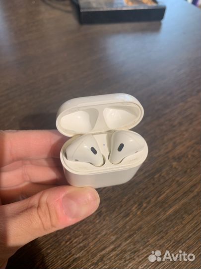 Apple airpods 2