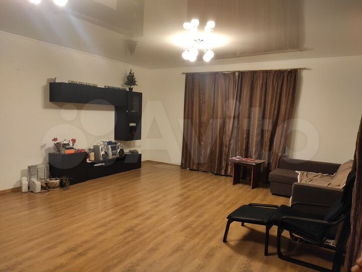 Коттедж 410 м² на участке 13 сот.