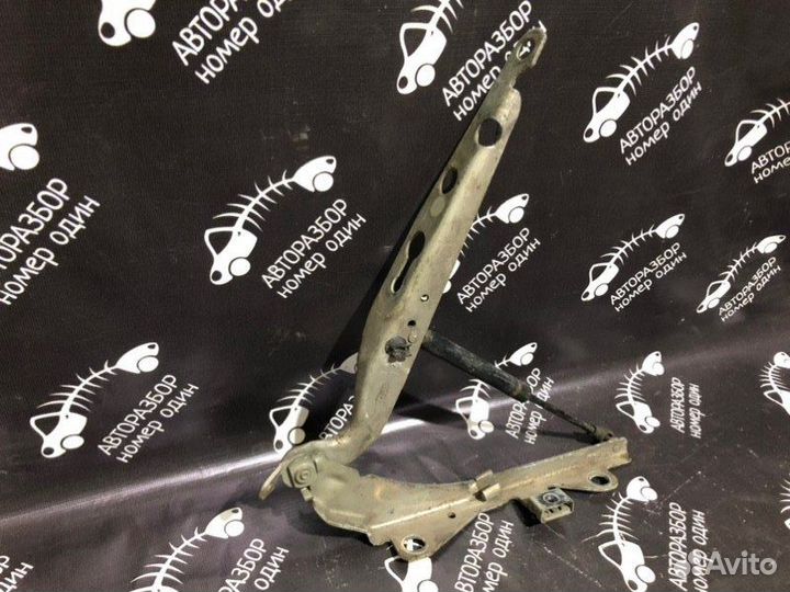 Петля капота правая Volvo S60 2.5L B5254T2 2003