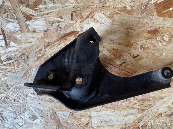 Кронштейн двигателя задний Nissan Almera Classic