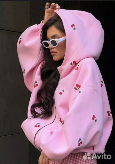 Зип худи с вишенками на молнии с начесом