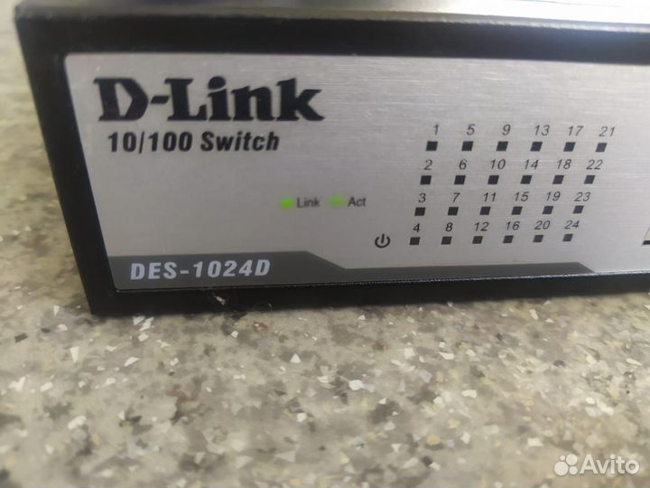 Коммутатор D-Link DES-1024D, 24x100 Мбит/с