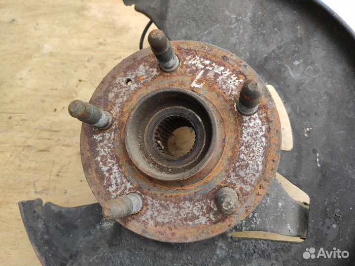 Кулак поворотный левый со ступицей Opel Insignia