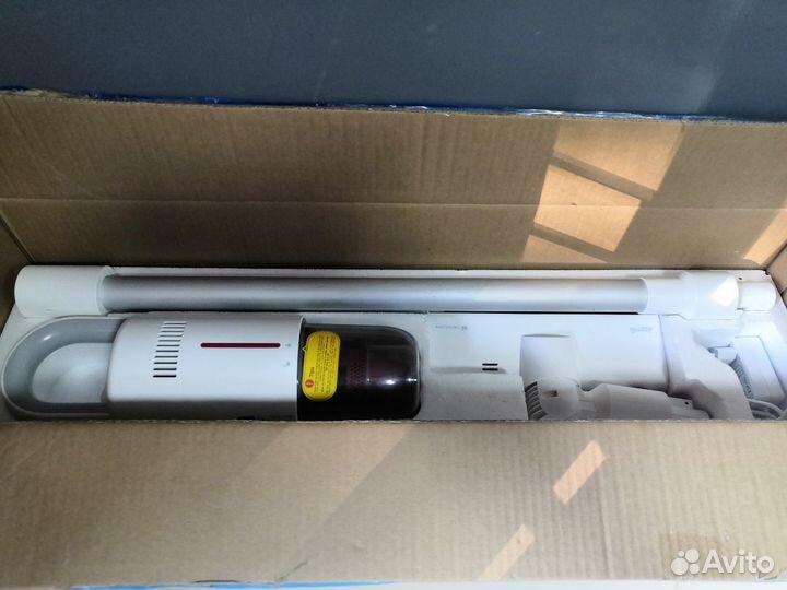 Пылесос вертикальный Derma VC20 plus 200Вт