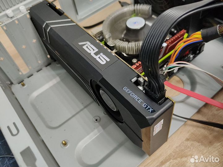 Asus GTX 1070 ti 8 Gb