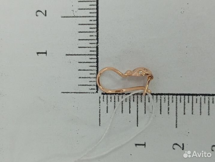 Золотые серьги с камнем